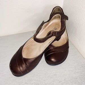 Aravon New Balance heeled 8D